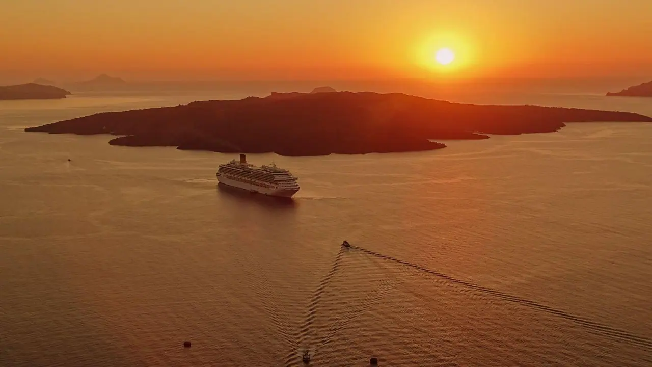 Coucher de soleil sur la caldeira de Santorin
